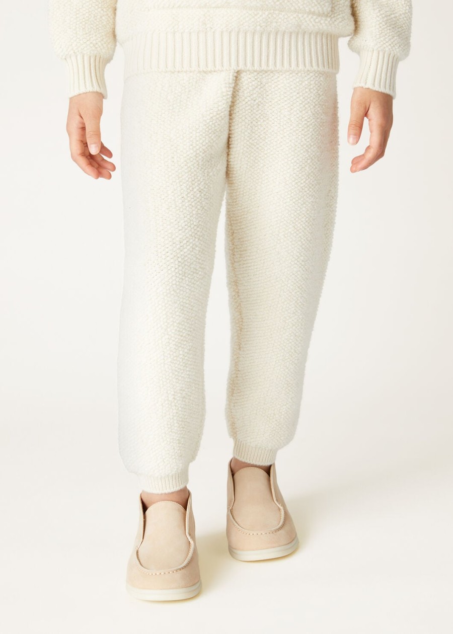 kinderbroek van kasjmier met nougatprint en krullend effect