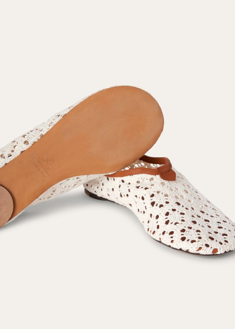 soepele platte loafers van fluweelwitte technische stof