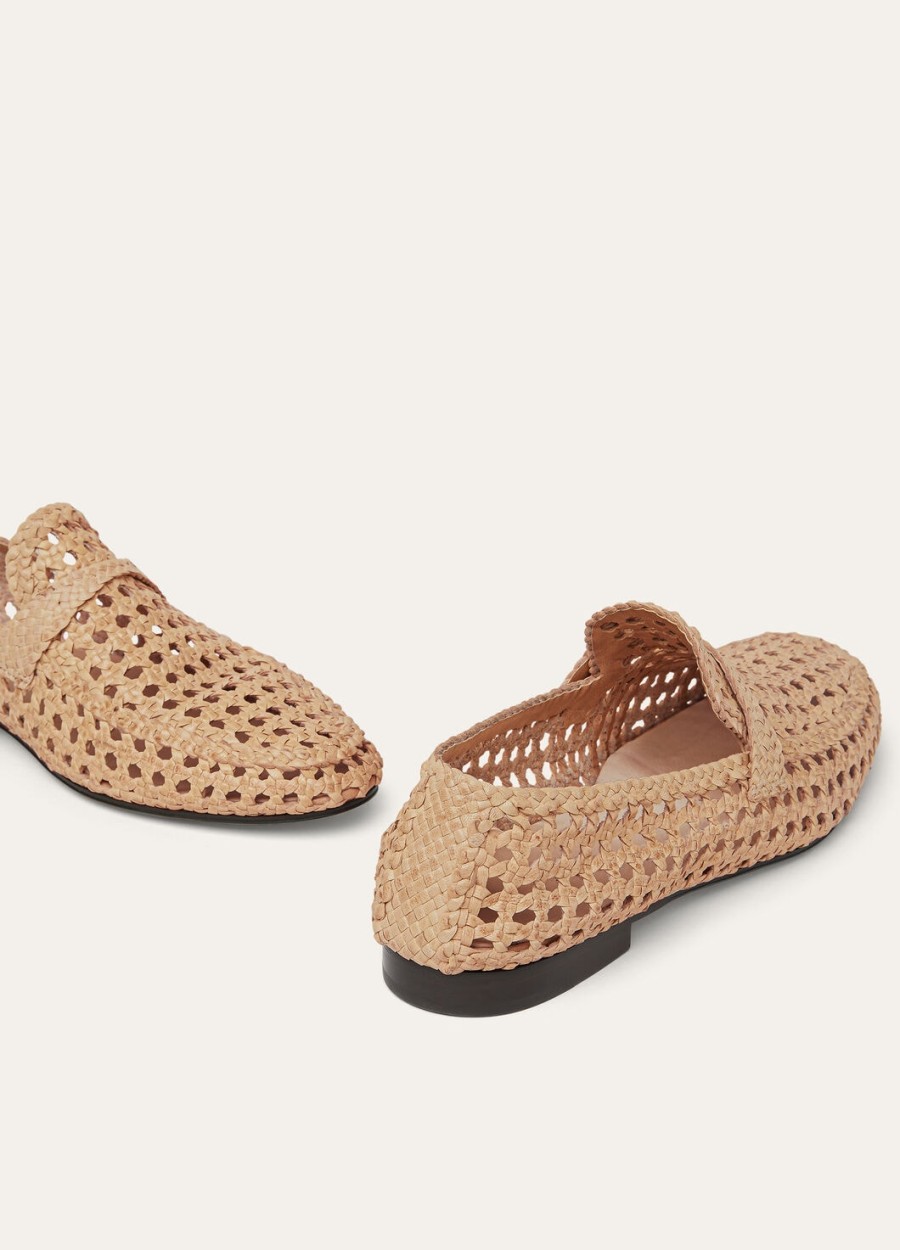 leon loafers van geitenleer naturel licht camelkleurig.
