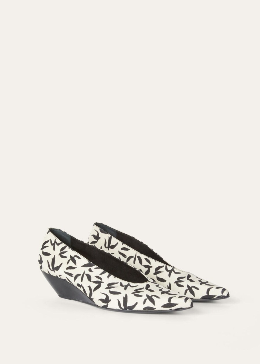 viola silk blacknougat wedge pump