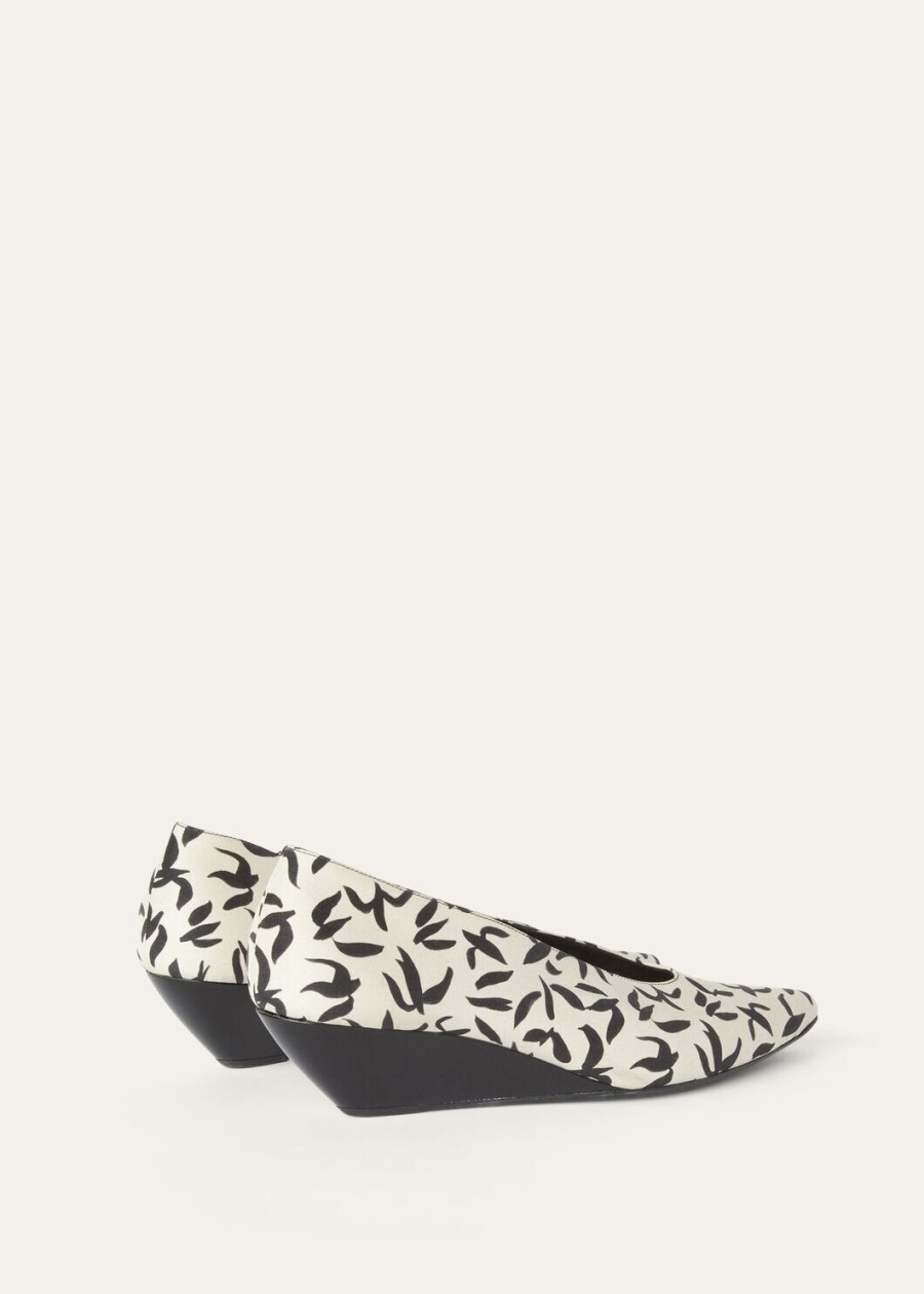 viola silk blacknougat wedge pump