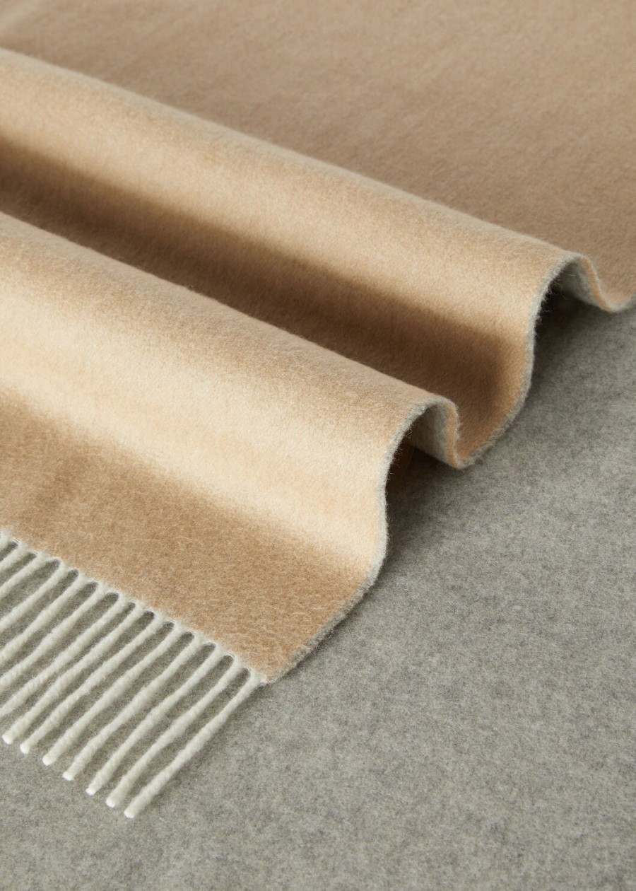 tweekleurige sjaal van babykasjmier in camelflanel melange