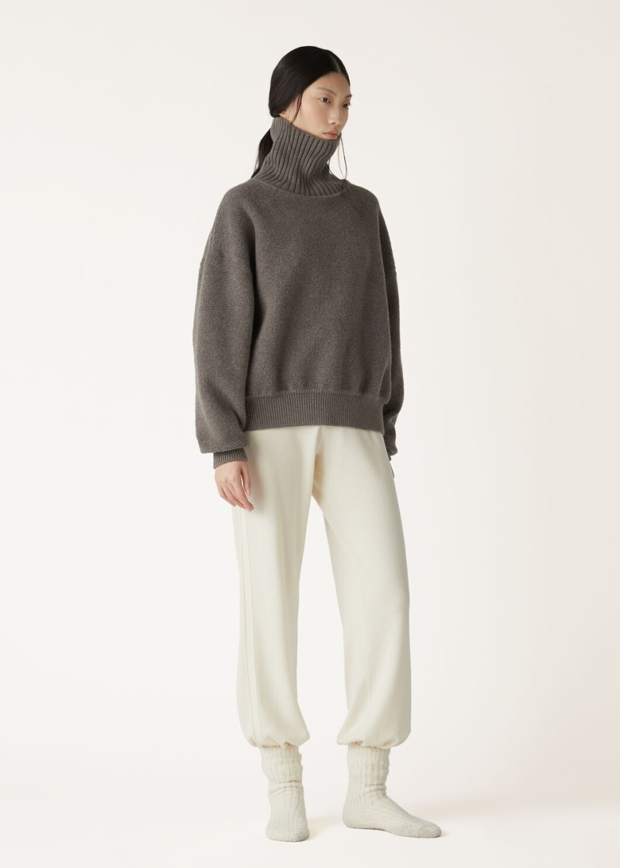 cocooning sweatshirt met hoge hals van kasjmier scheerwol in peer-melange.