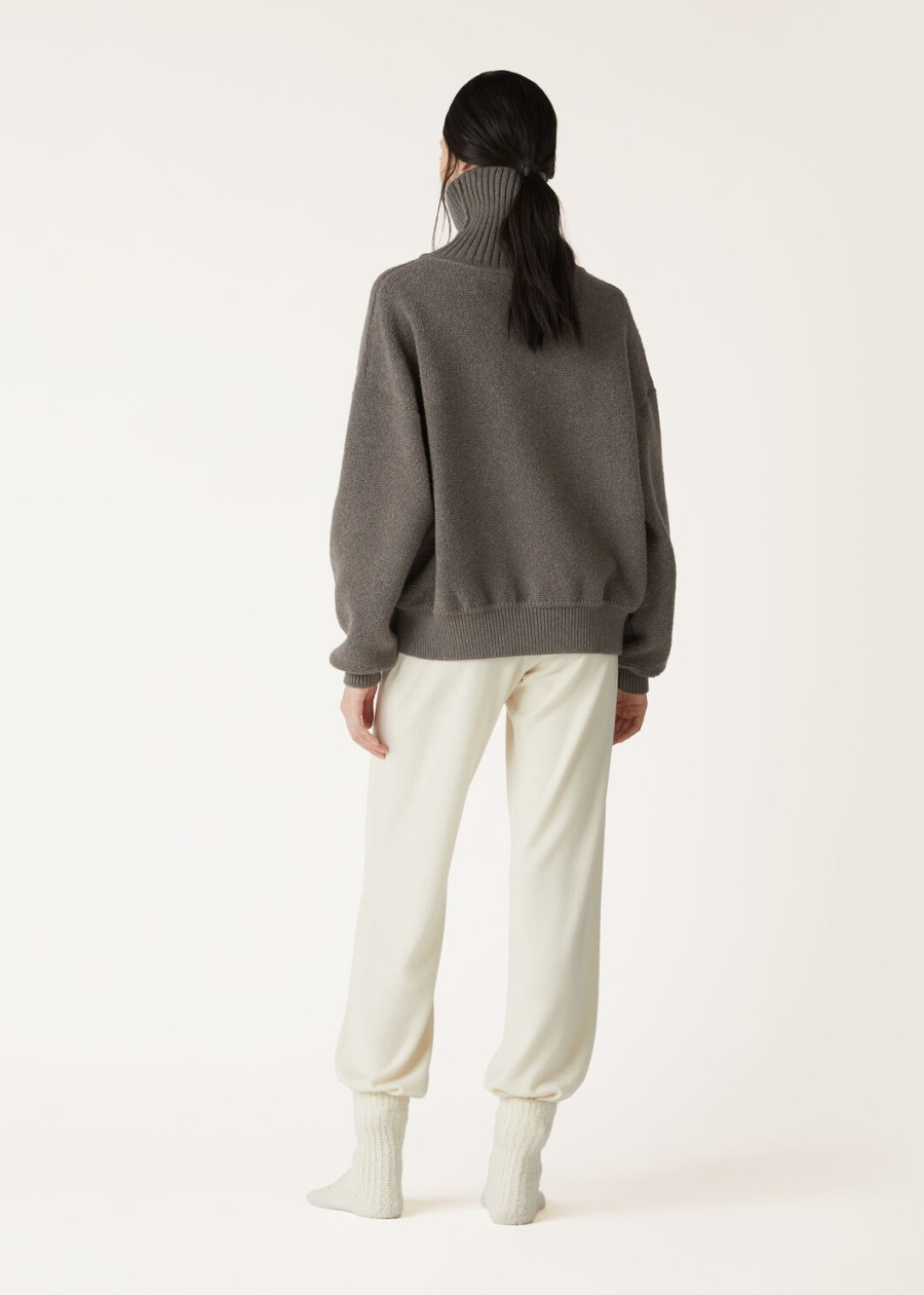 cocooning sweatshirt met hoge hals van kasjmier scheerwol in peer-melange.