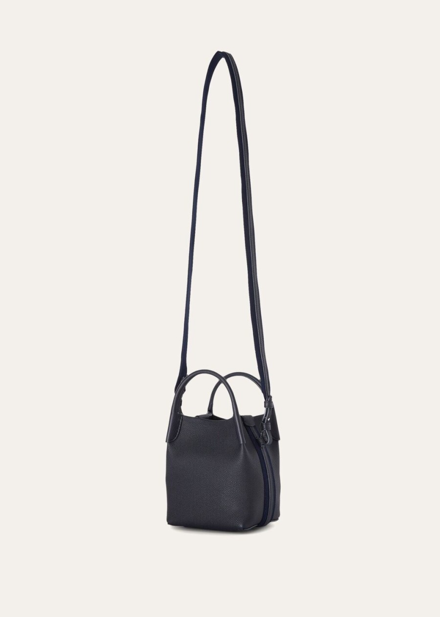 micro bale bag van generfd kalfsleer marineblauw