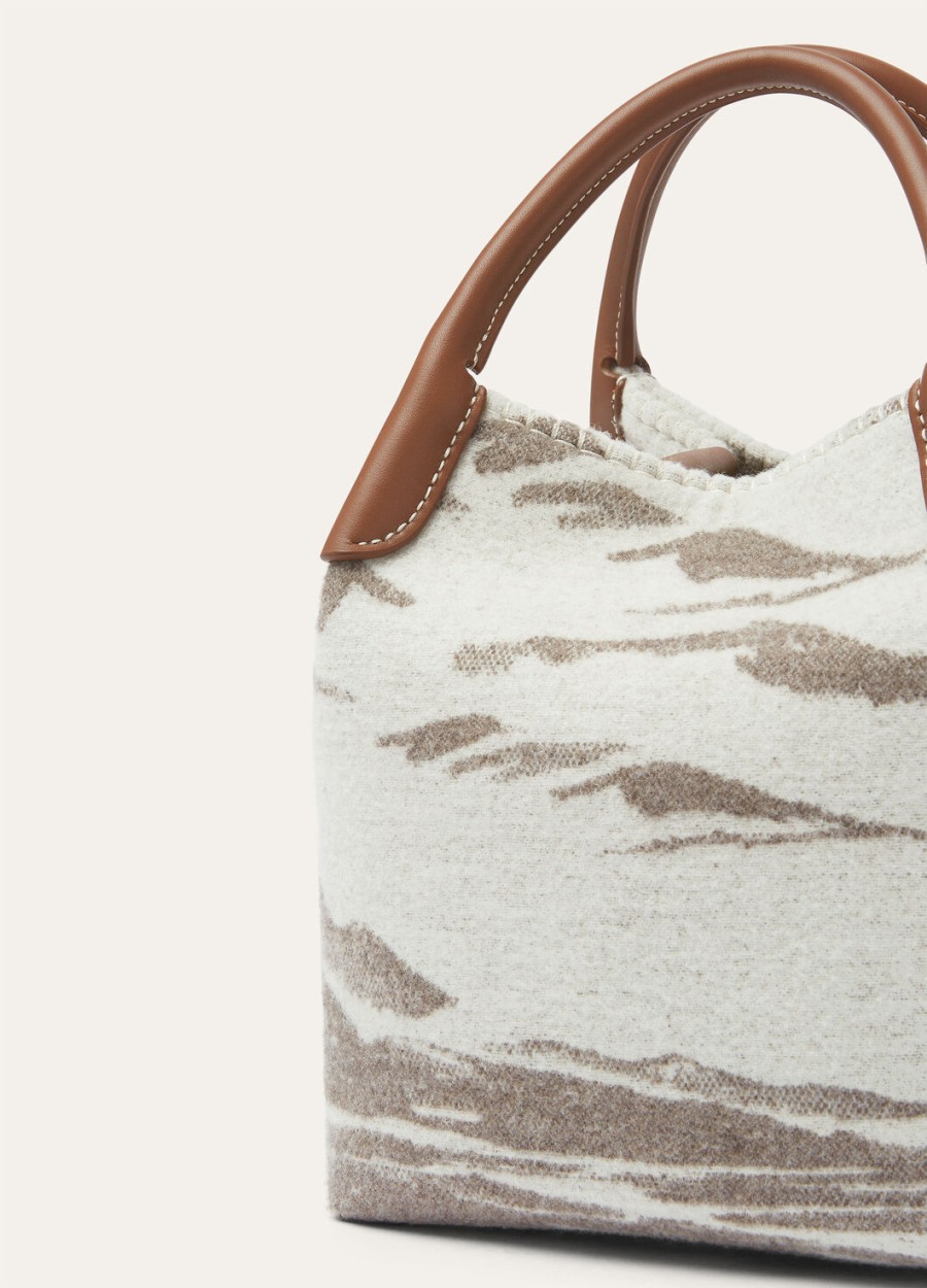 kleine tas van kasjmier scheerwol in de kleuren misty greywinter pebbleturquoisesun gold